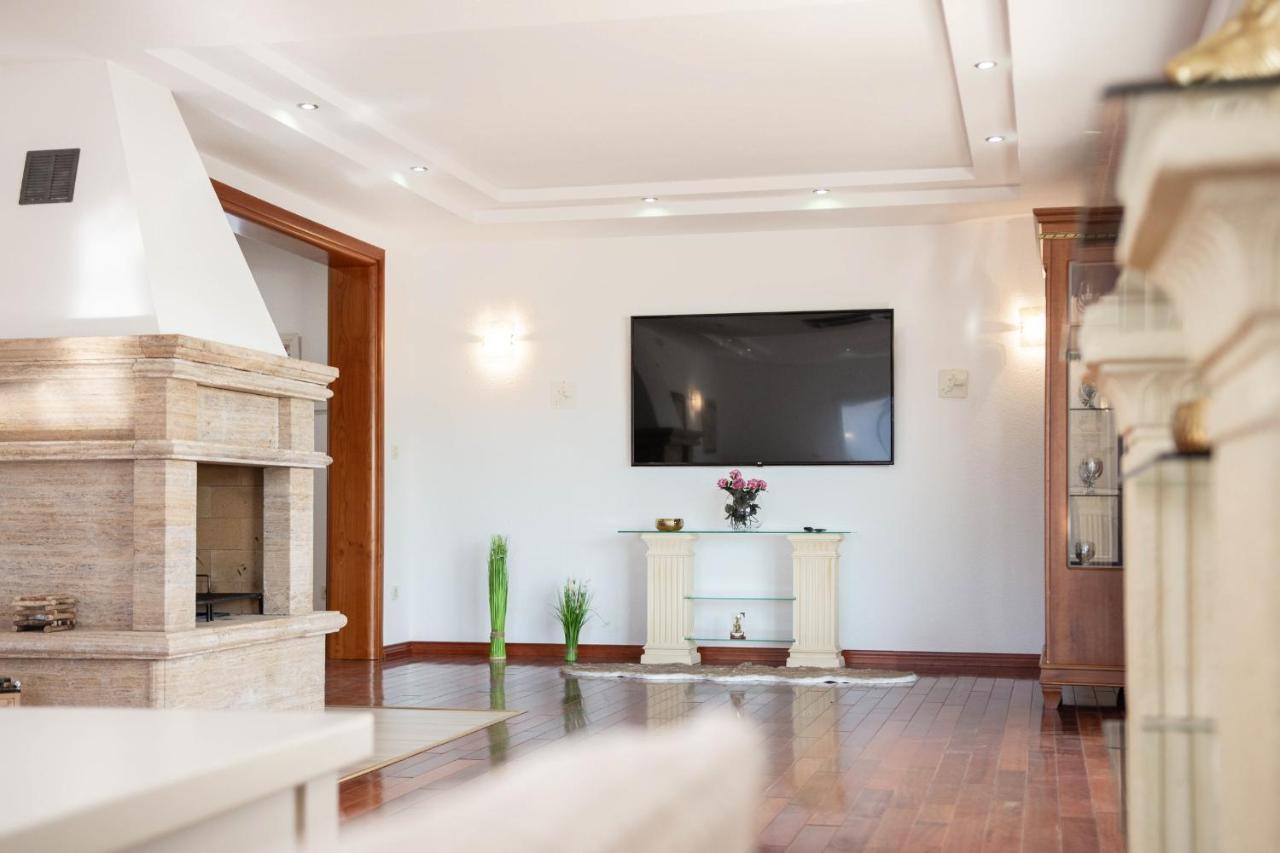 Luxury Villa Ivana มารีนา ภายนอก รูปภาพ