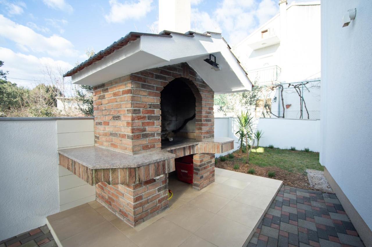 Luxury Villa Ivana มารีนา ภายนอก รูปภาพ