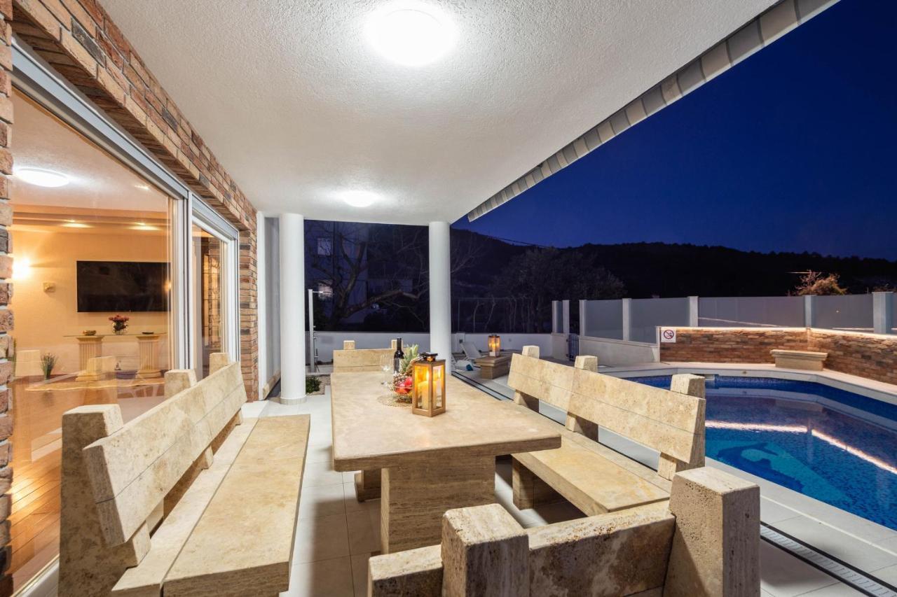 Luxury Villa Ivana มารีนา ภายนอก รูปภาพ