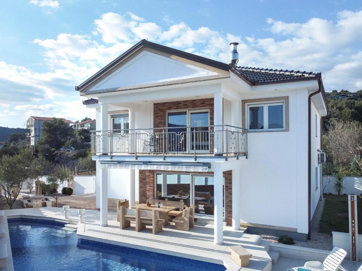 Luxury Villa Ivana มารีนา ภายนอก รูปภาพ