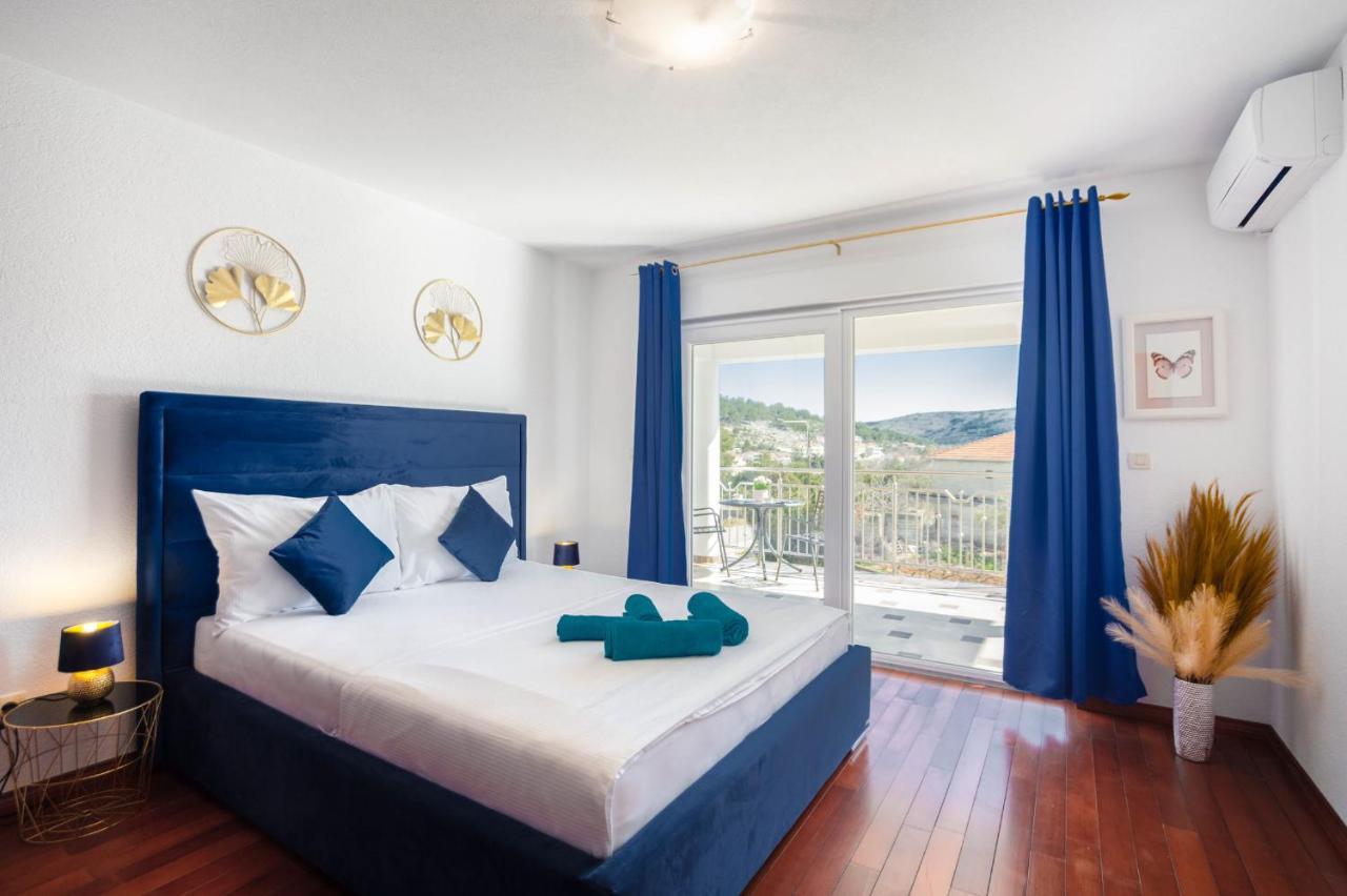 Luxury Villa Ivana มารีนา ภายนอก รูปภาพ