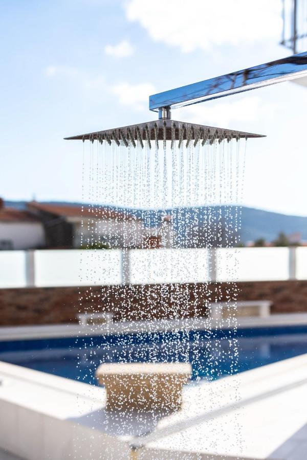 Luxury Villa Ivana มารีนา ภายนอก รูปภาพ