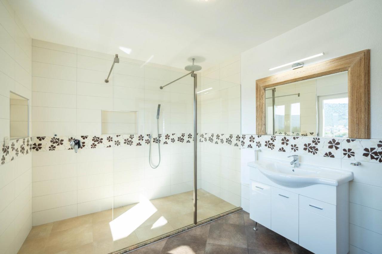 Luxury Villa Ivana มารีนา ภายนอก รูปภาพ
