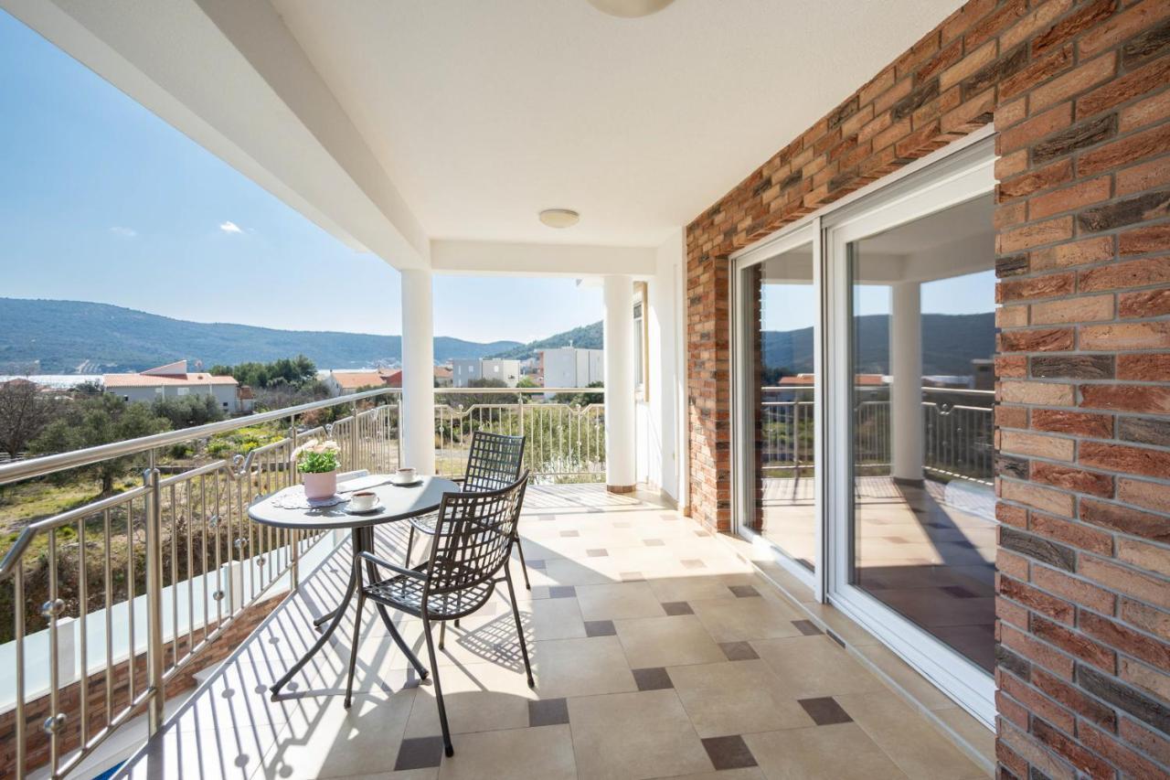 Luxury Villa Ivana มารีนา ภายนอก รูปภาพ