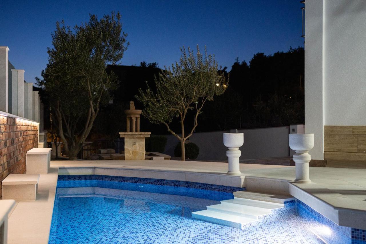 Luxury Villa Ivana มารีนา ภายนอก รูปภาพ